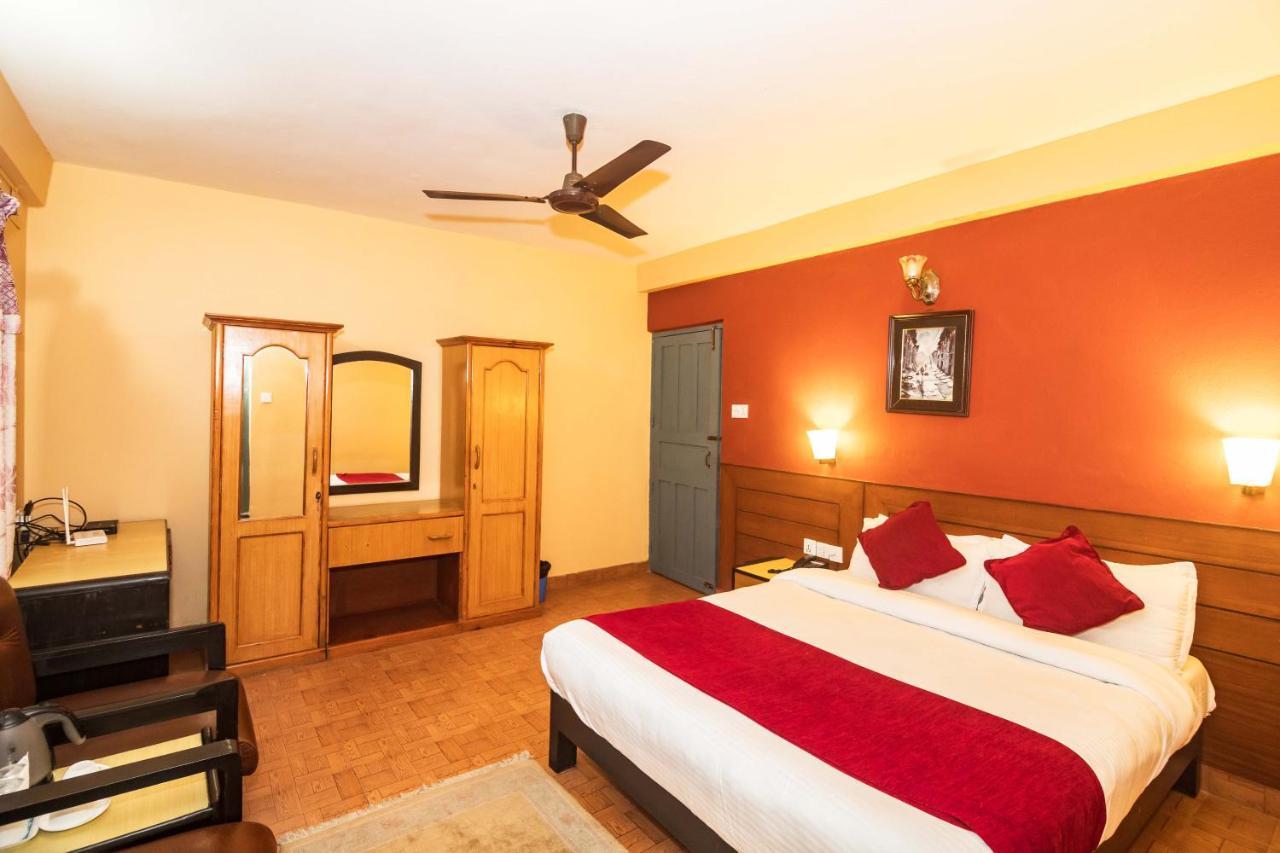 Hotel Silver Oaks Inn Pokhara Ngoại thất bức ảnh