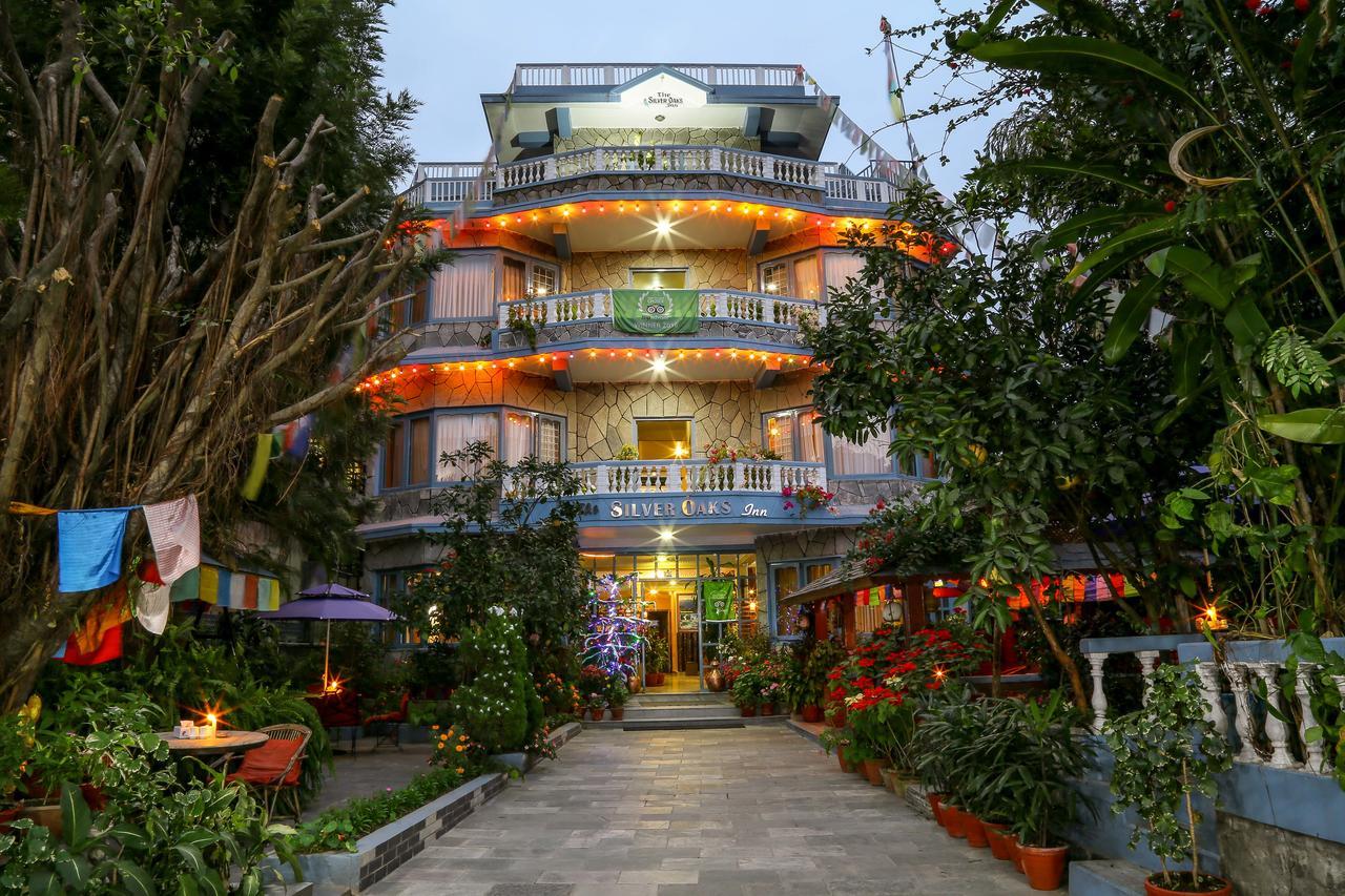 Hotel Silver Oaks Inn Pokhara Ngoại thất bức ảnh