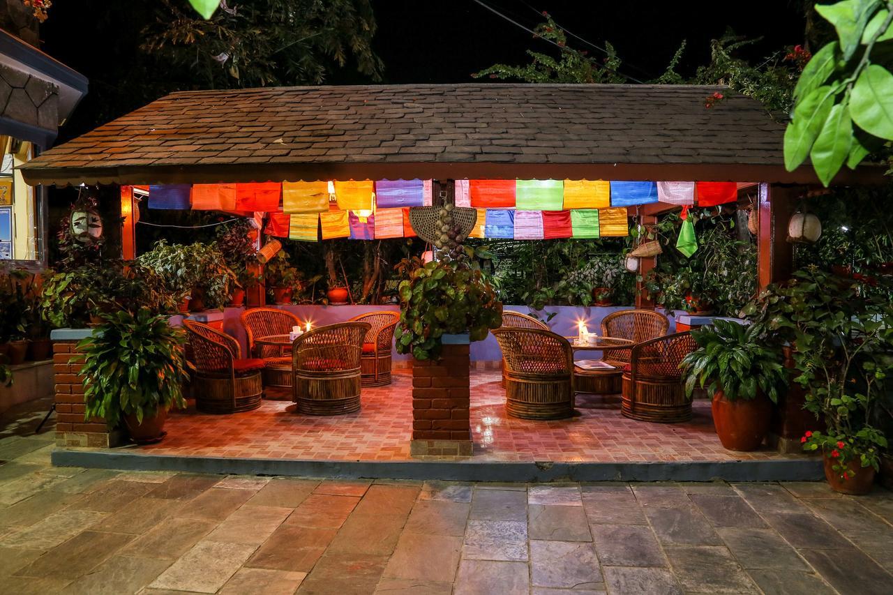 Hotel Silver Oaks Inn Pokhara Ngoại thất bức ảnh