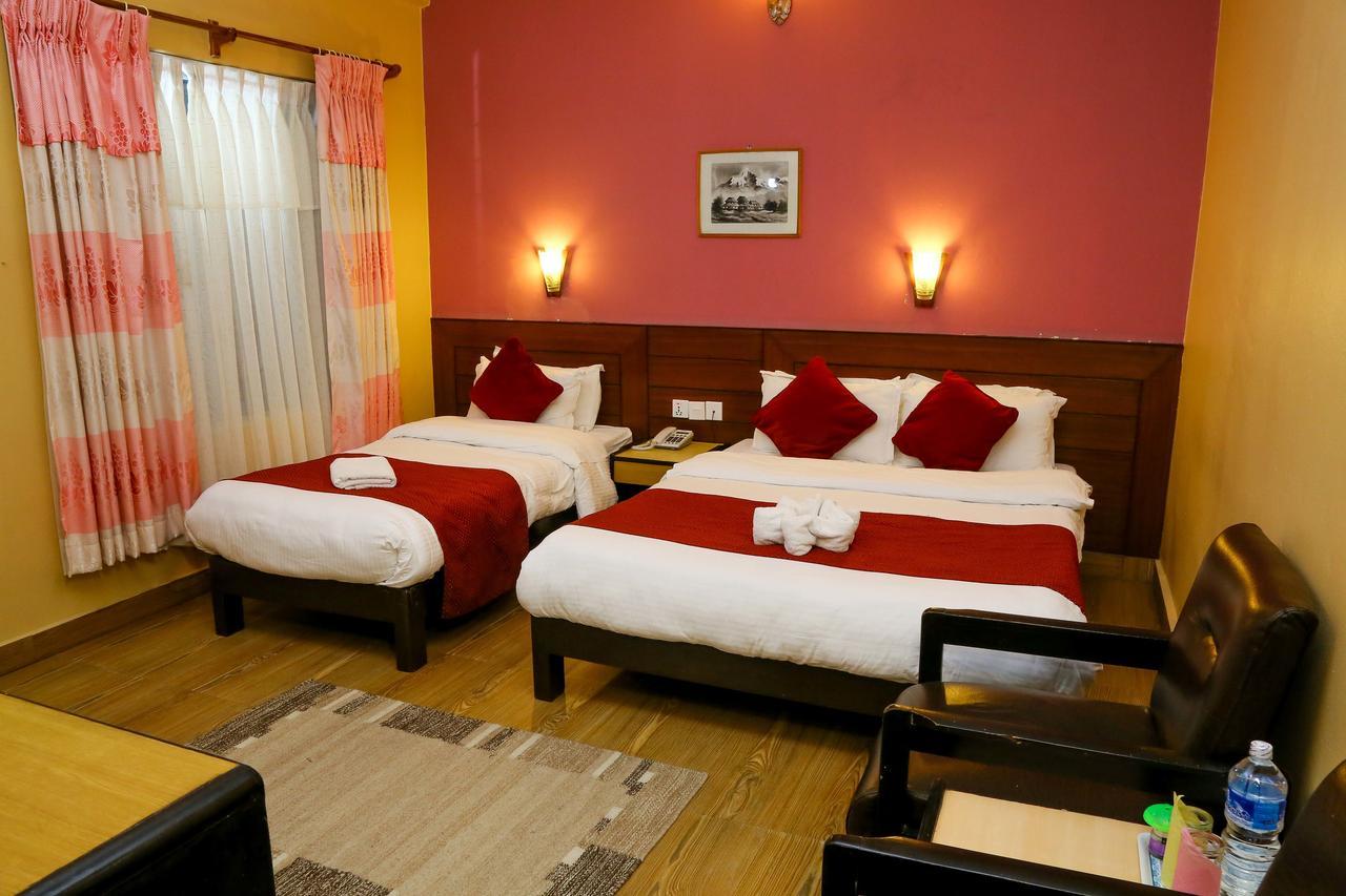 Hotel Silver Oaks Inn Pokhara Ngoại thất bức ảnh